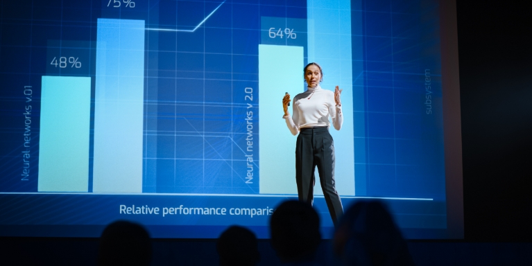 ��I(y��)��Q����