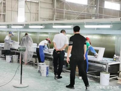 北京紫名都裝飾董事長尤月林考察曲簡全屋定制品牌工廠店